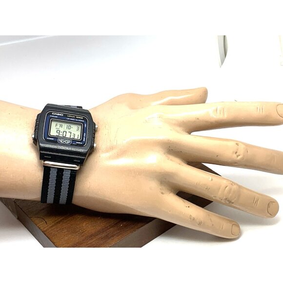 Casio Men's Watch DW-210 vintage Quartz Digital Black Resin Sport 548 Nylon Band - Picture 4 of 13